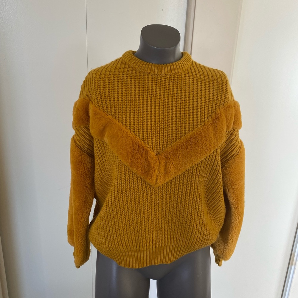 Guess size xs/small crew yellow chunky /fur lining sweater.